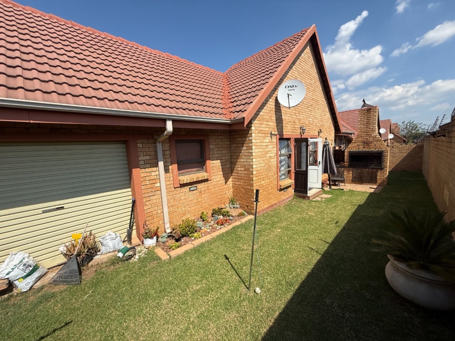 To Let 3 Bedroom Property for Rent in Brooklands Lifestyle Estate Gauteng