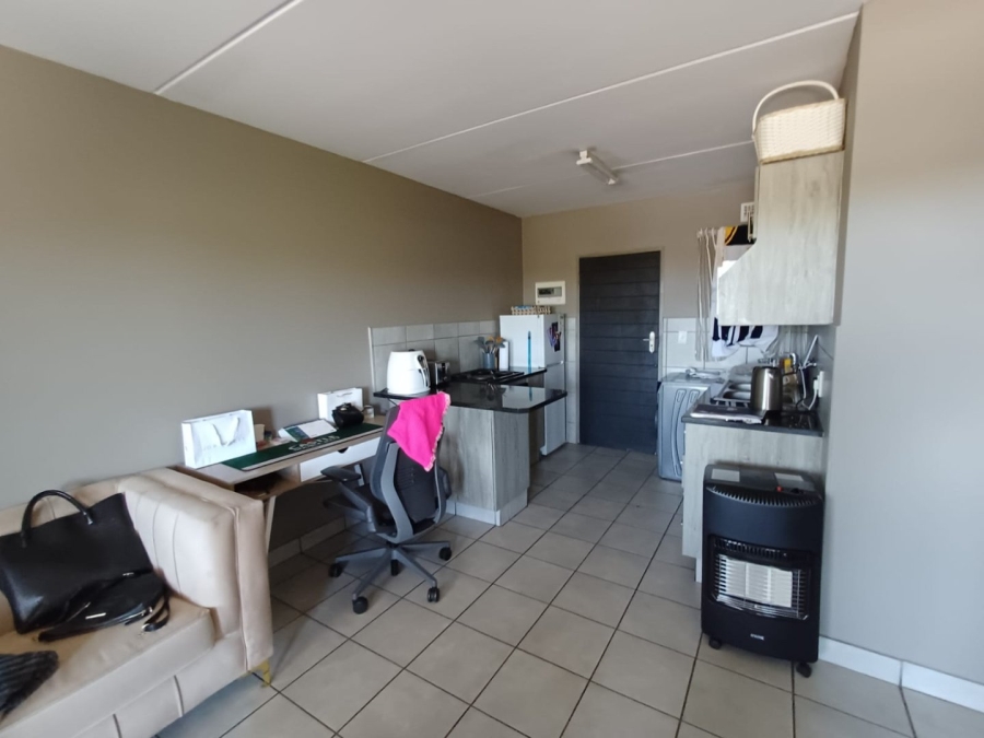 2 Bedroom Property for Sale in Heuweloord Gauteng