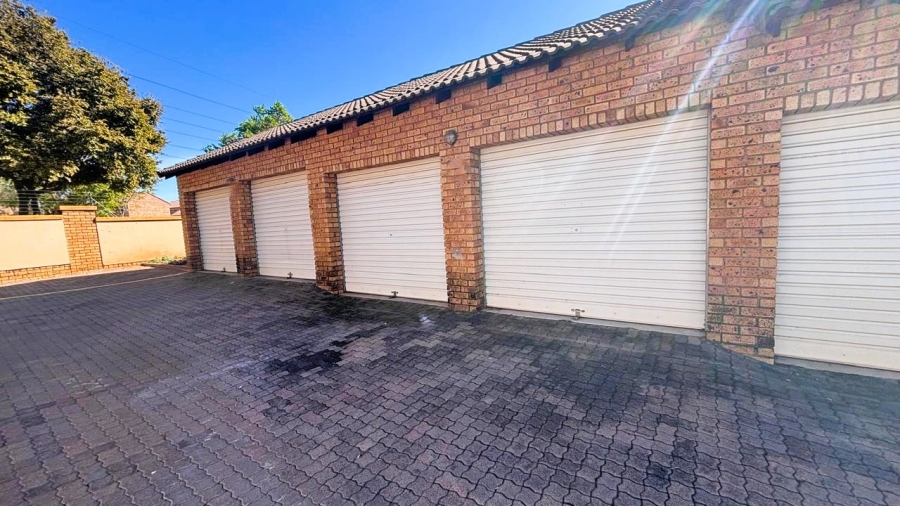 3 Bedroom Property for Sale in Eco Park Gauteng