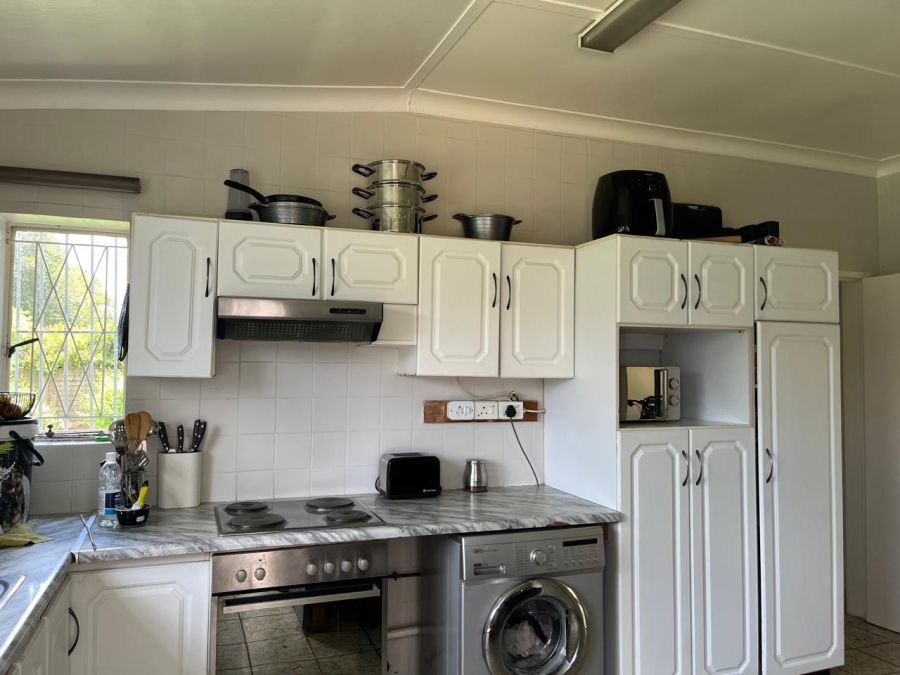To Let 4 Bedroom Property for Rent in Farrarmere Gauteng