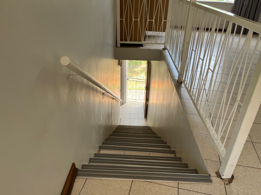 To Let 4 Bedroom Property for Rent in Farrarmere Gauteng