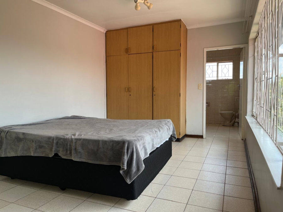 To Let 4 Bedroom Property for Rent in Farrarmere Gauteng