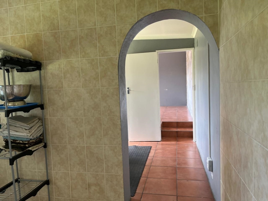 To Let 4 Bedroom Property for Rent in Farrarmere Gauteng
