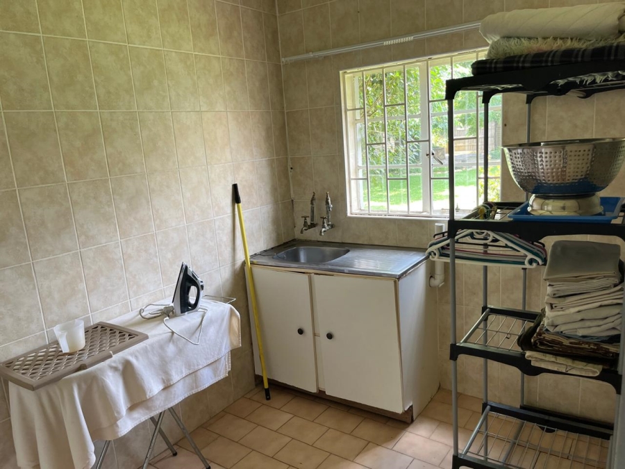 To Let 4 Bedroom Property for Rent in Farrarmere Gauteng