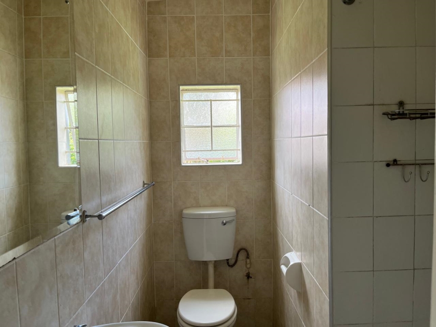 To Let 4 Bedroom Property for Rent in Farrarmere Gauteng