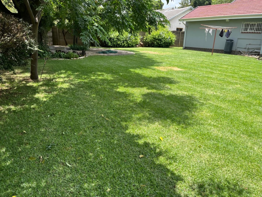 To Let 4 Bedroom Property for Rent in Farrarmere Gauteng