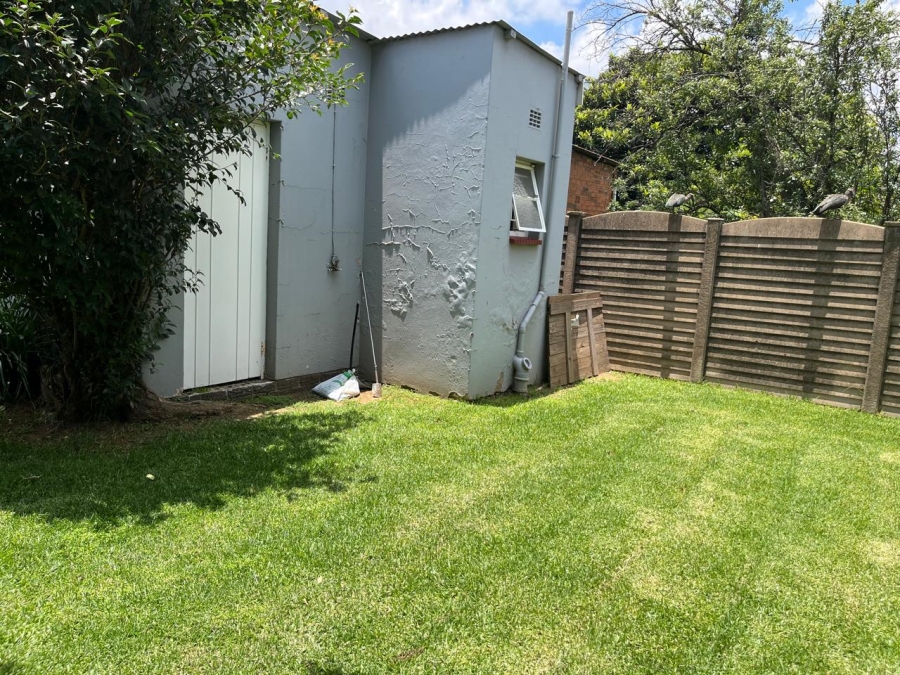 To Let 4 Bedroom Property for Rent in Farrarmere Gauteng