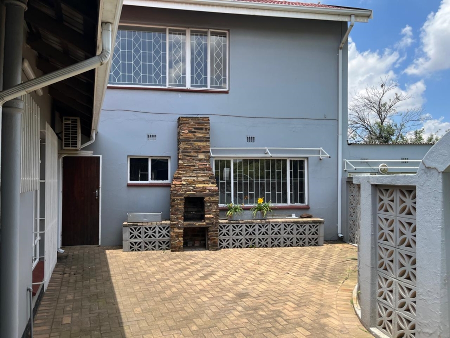To Let 4 Bedroom Property for Rent in Farrarmere Gauteng