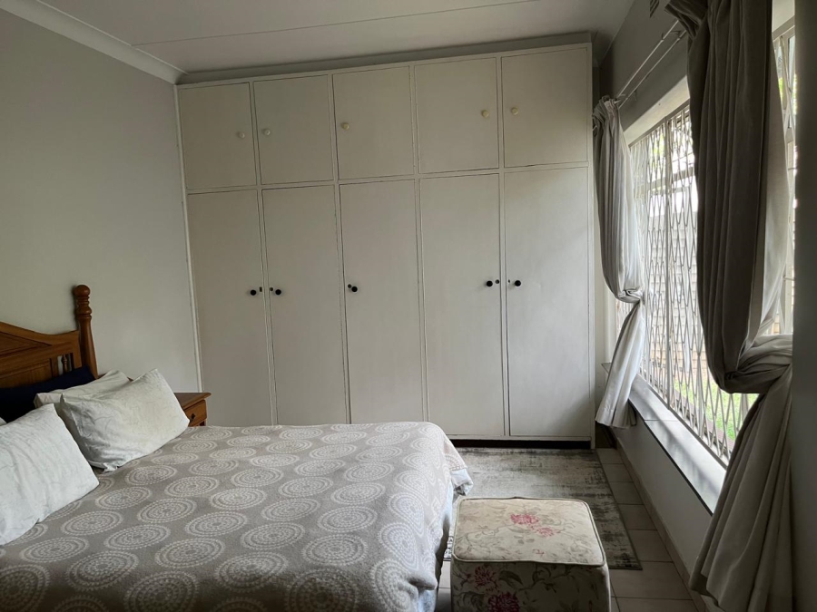 To Let 4 Bedroom Property for Rent in Farrarmere Gauteng