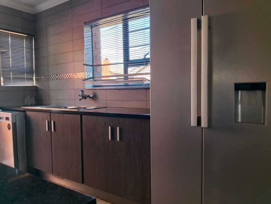  Bedroom Property for Sale in Amberfield Ridge Gauteng