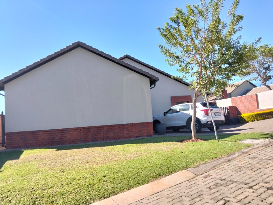 3 Bedroom Property for Sale in Amberfield Valley Gauteng