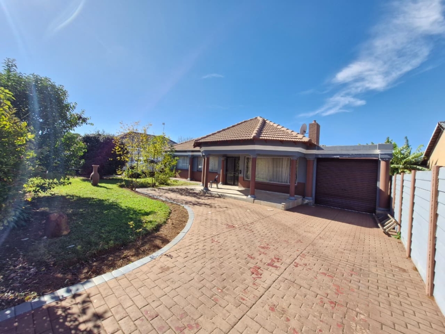 To Let 3 Bedroom Property for Rent in Dinwiddie Gauteng