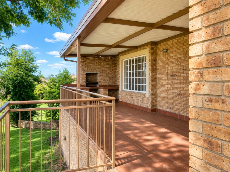 3 Bedroom Property for Sale in Amorosa Gauteng