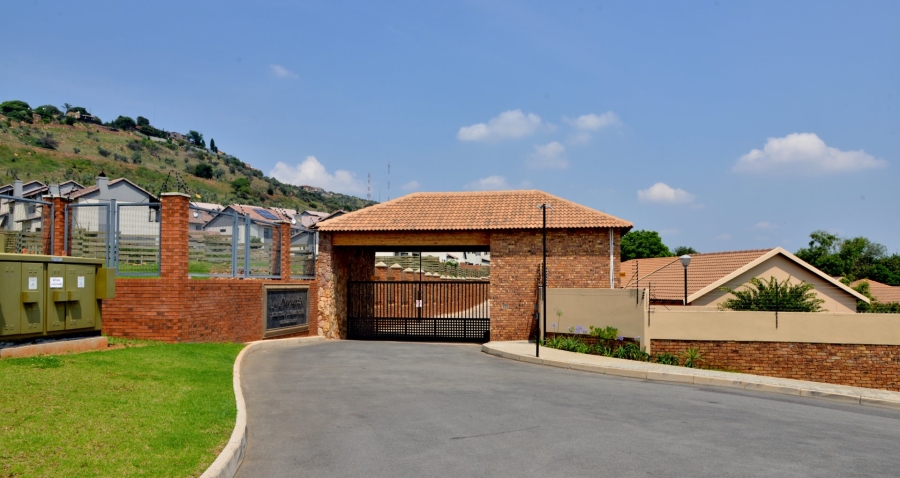 3 Bedroom Property for Sale in Amorosa Gauteng