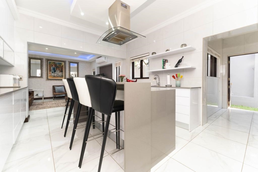 To Let 5 Bedroom Property for Rent in Fourways Gauteng
