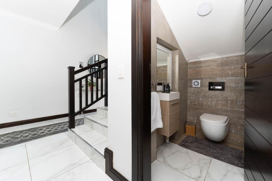 To Let 5 Bedroom Property for Rent in Fourways Gauteng