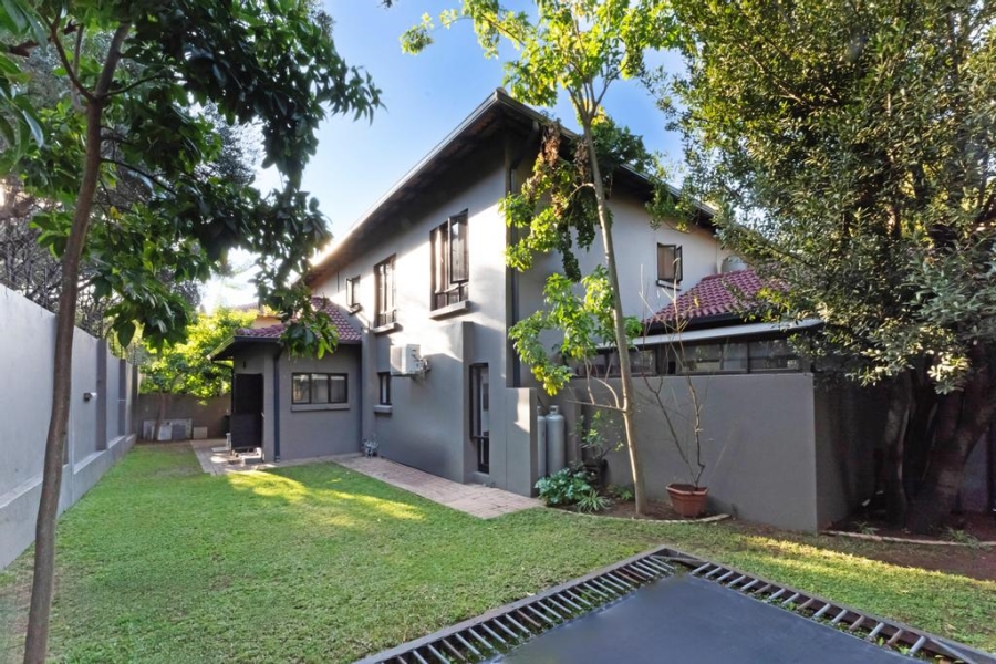 To Let 5 Bedroom Property for Rent in Fourways Gauteng