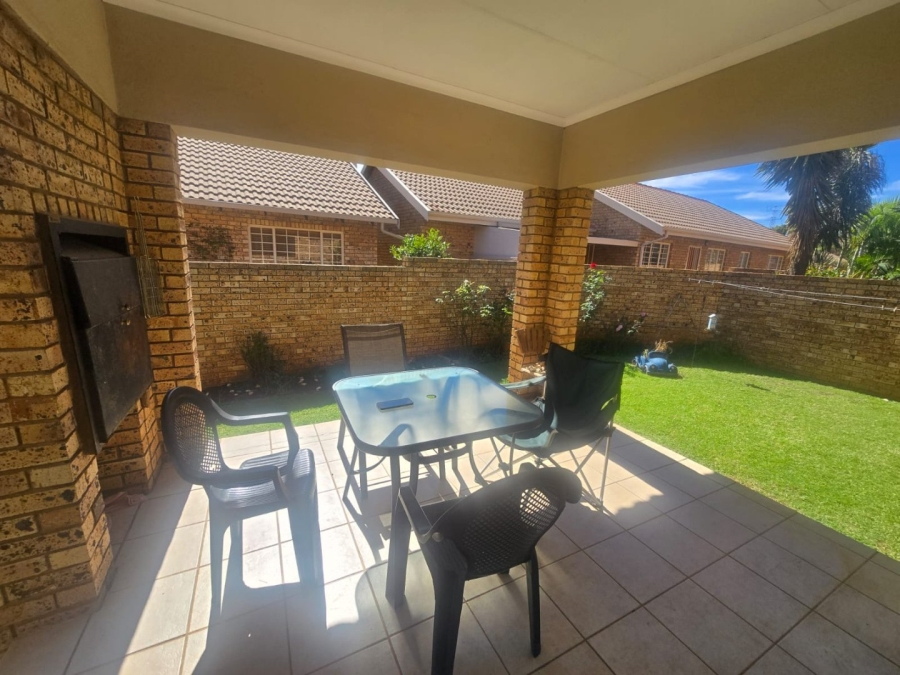 3 Bedroom Property for Sale in Annlin Gauteng