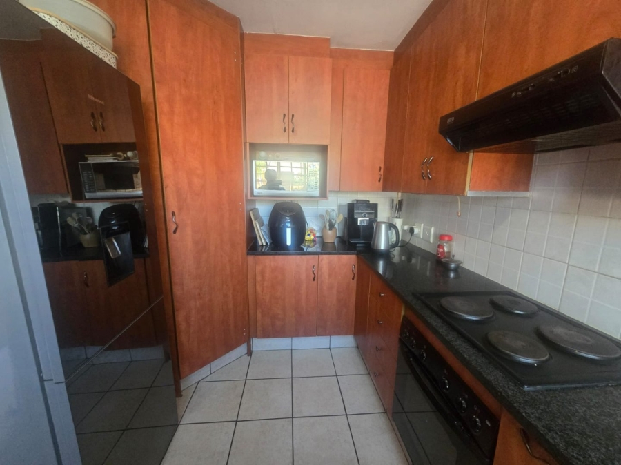 3 Bedroom Property for Sale in Annlin Gauteng