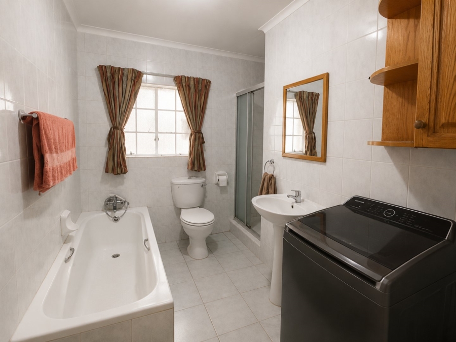 3 Bedroom Property for Sale in Glen Marais Gauteng