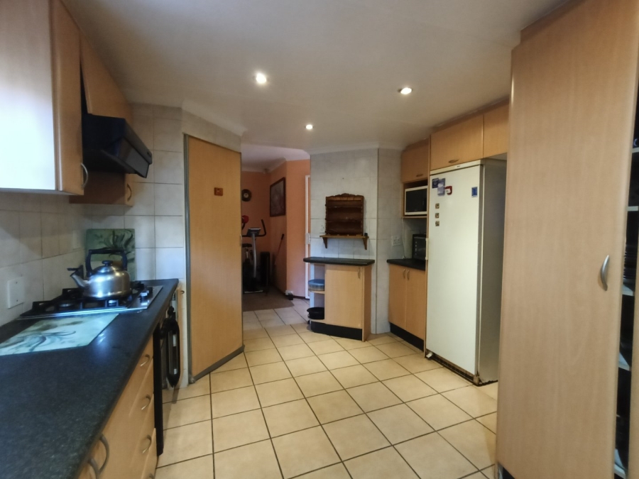 3 Bedroom Property for Sale in Glen Marais Gauteng