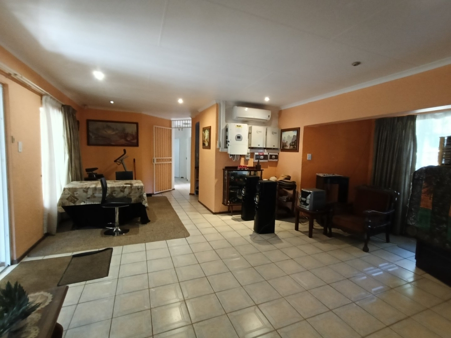 3 Bedroom Property for Sale in Glen Marais Gauteng