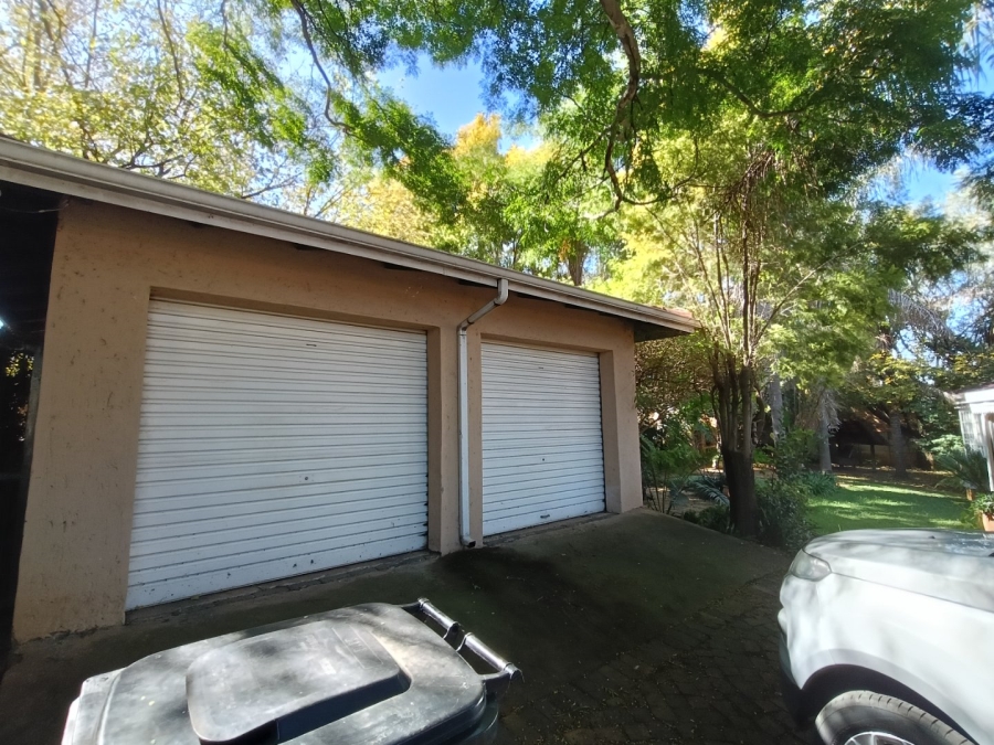 3 Bedroom Property for Sale in Glen Marais Gauteng
