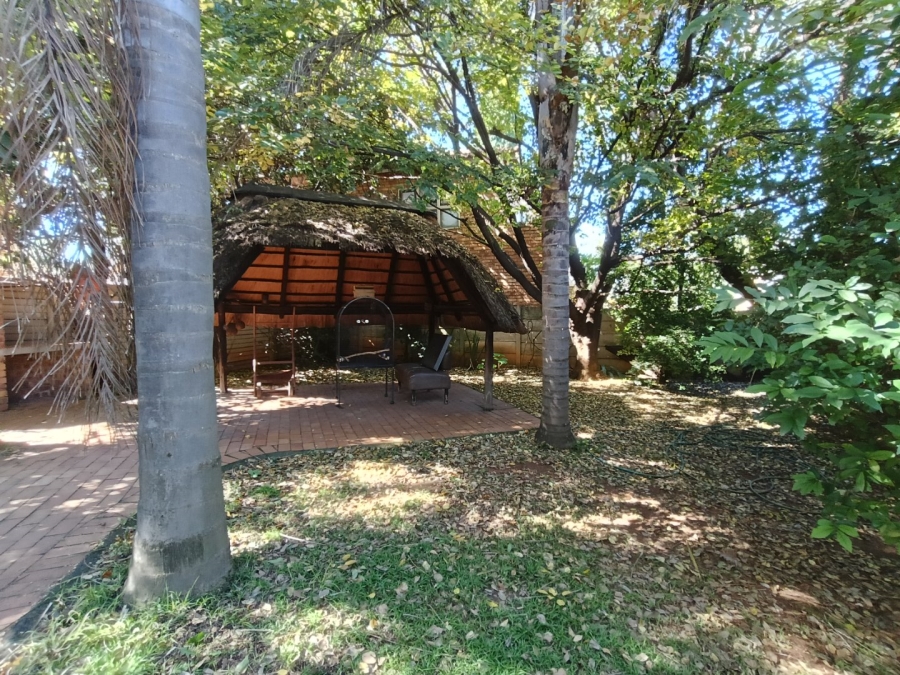 3 Bedroom Property for Sale in Glen Marais Gauteng