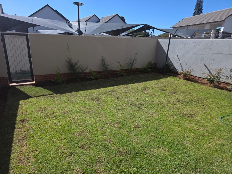 To Let 2 Bedroom Property for Rent in Glen Marais Gauteng