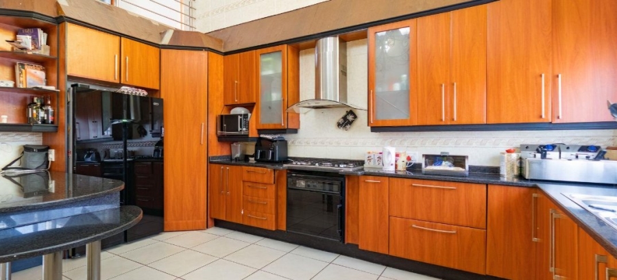 6 Bedroom Property for Sale in Amandasig Gauteng