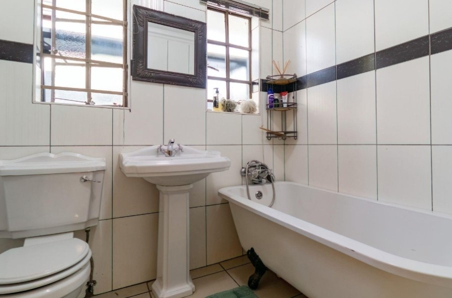 6 Bedroom Property for Sale in Amandasig Gauteng