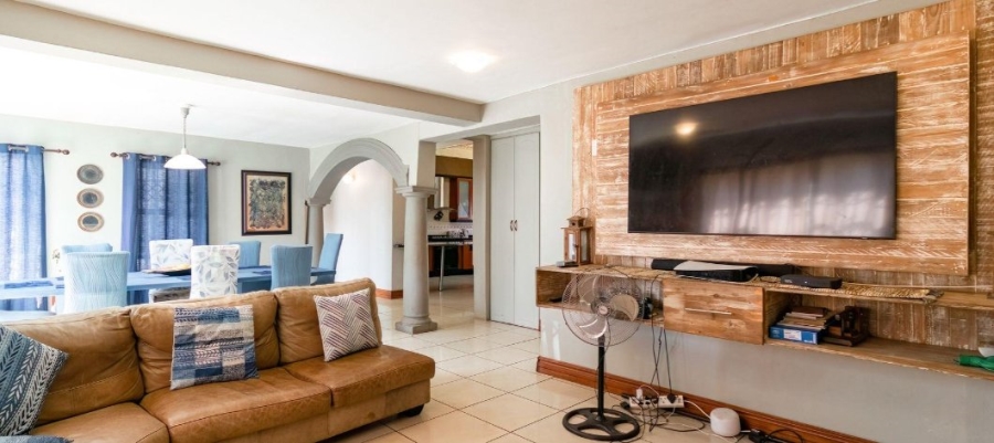 6 Bedroom Property for Sale in Amandasig Gauteng