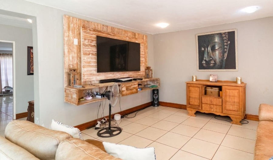 6 Bedroom Property for Sale in Amandasig Gauteng