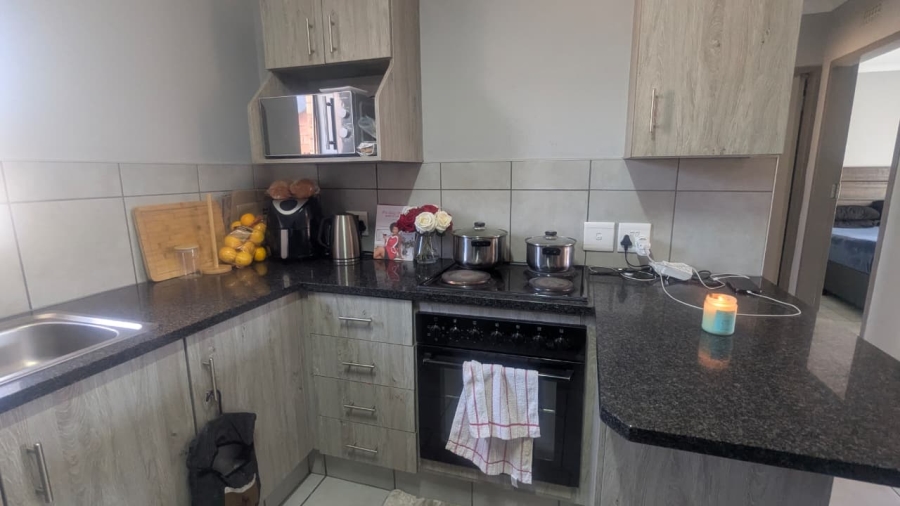 2 Bedroom Property for Sale in Heuweloord Gauteng