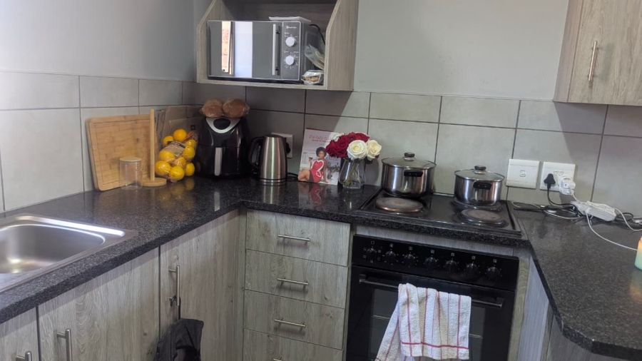2 Bedroom Property for Sale in Heuweloord Gauteng