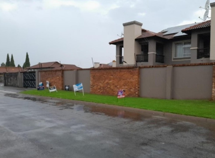 2 Bedroom Property for Sale in Van Dyk Park Gauteng