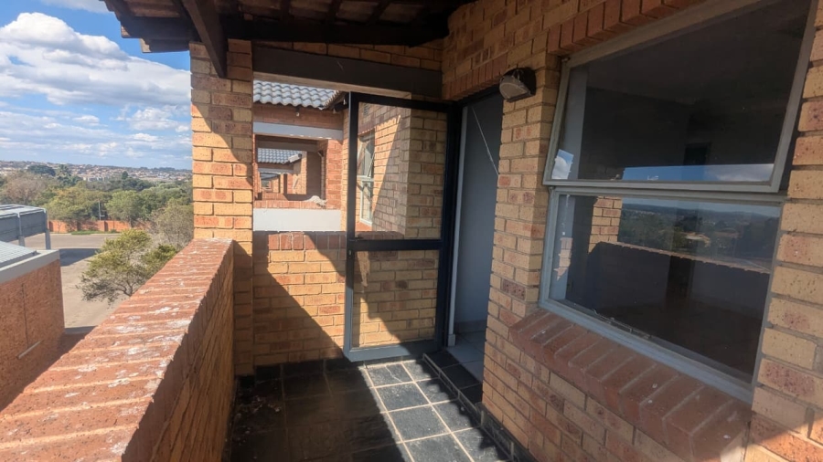 2 Bedroom Property for Sale in Heuweloord Gauteng