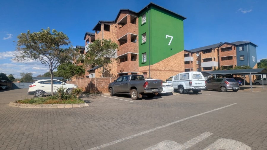 2 Bedroom Property for Sale in Heuweloord Gauteng