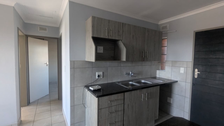 2 Bedroom Property for Sale in Heuweloord Gauteng