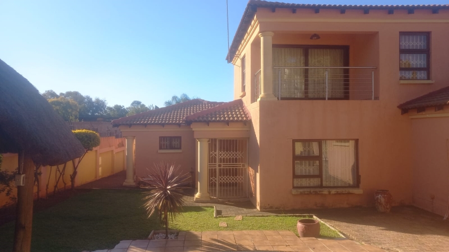 4 Bedroom Property for Sale in Amandasig Gauteng