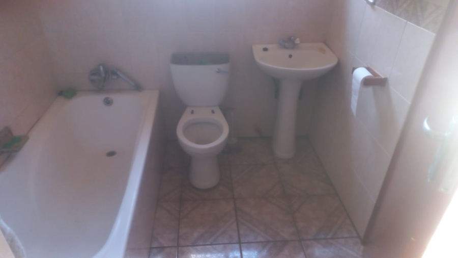 4 Bedroom Property for Sale in Amandasig Gauteng
