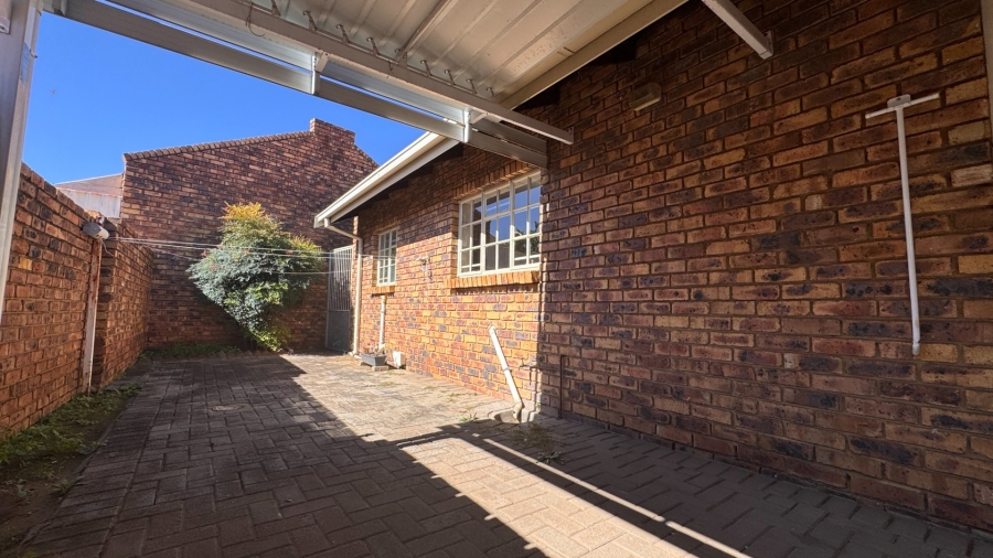 1 Bedroom Property for Sale in Three Rivers Gauteng