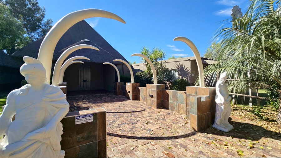 14 Bedroom Property for Sale in Mooilande Gauteng