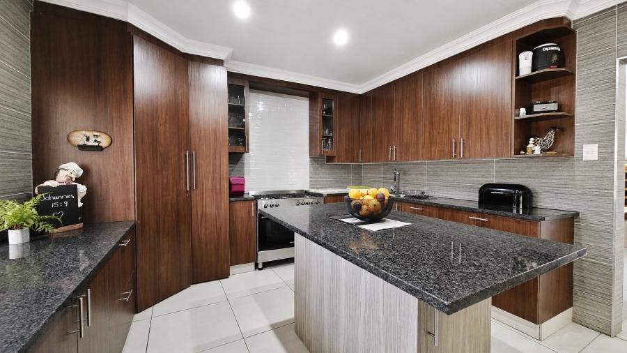 14 Bedroom Property for Sale in Mooilande Gauteng