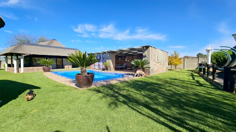 14 Bedroom Property for Sale in Mooilande Gauteng