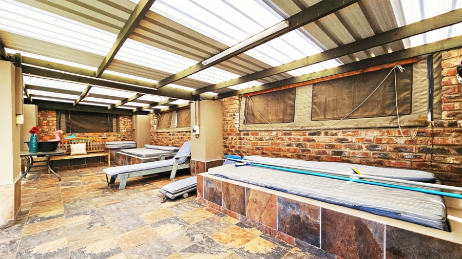14 Bedroom Property for Sale in Mooilande Gauteng
