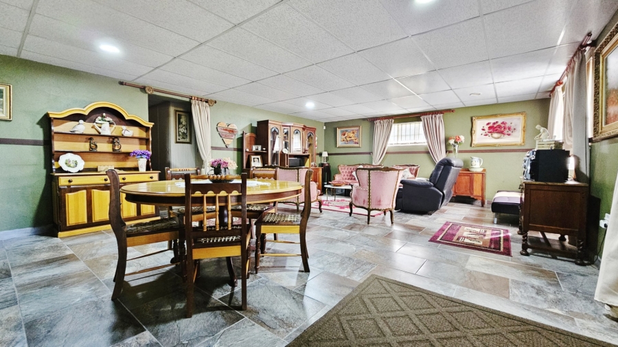 14 Bedroom Property for Sale in Mooilande Gauteng