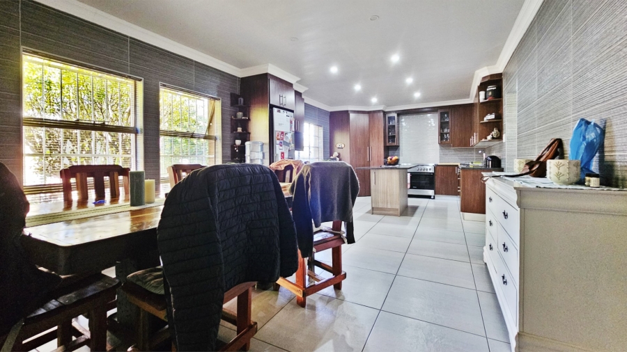 14 Bedroom Property for Sale in Mooilande Gauteng