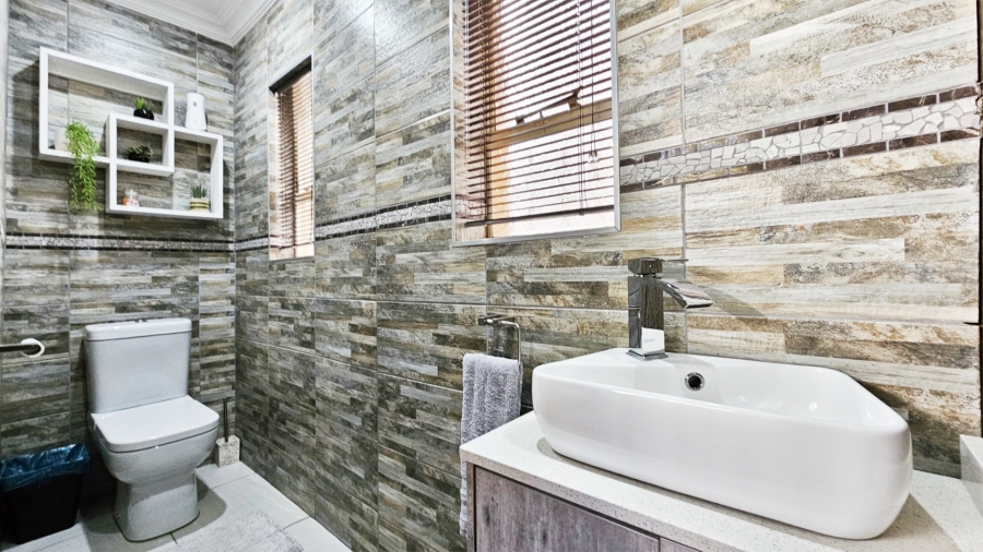 14 Bedroom Property for Sale in Mooilande Gauteng