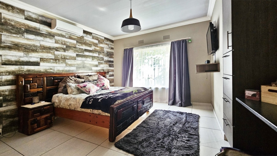 14 Bedroom Property for Sale in Mooilande Gauteng